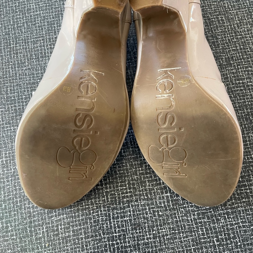Kensie Women's Nude Patent Bow Heels - Picture 4 of 4